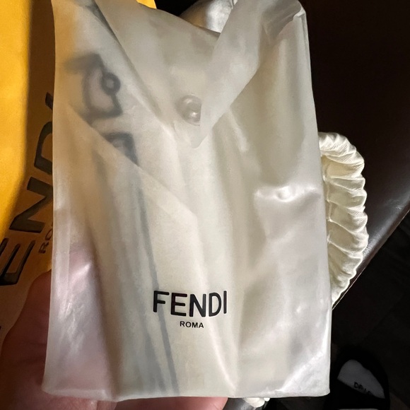 FENDI PEEKABOO Soft black nappa leather, medium size, whipstitch edge. - Picture 10 of 15